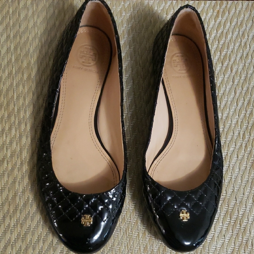 Tory Burch Black Quilted Patent Leather Ballet Flats - Picture 1 of 7